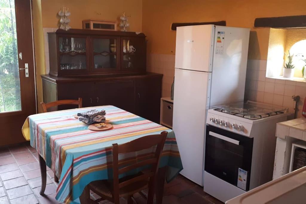 Gite A La Ferme, Avec Animaux, Fromages Et Nature Neuville-les-Decize Buitenkant foto